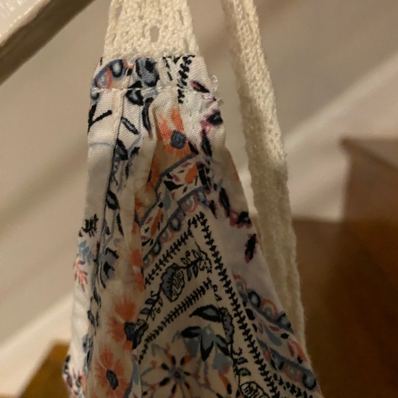 Rue21 tank Top knit spaghetti straps with floral pattern Size Medium - Picture 8 of 8